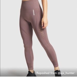 Gymshark Energy Seamless Cropped Legging in Taupe size XS
